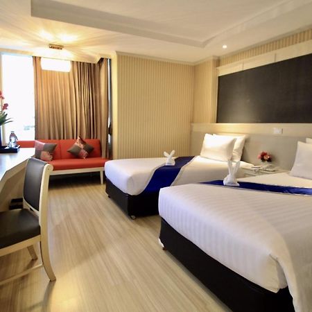 โรงแรมวีวิช V Wish Hotel Khon Kaen Exterior photo
