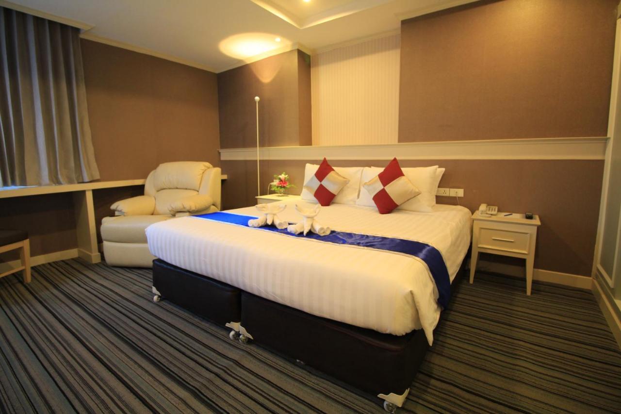 โรงแรมวีวิช V Wish Hotel Khon Kaen Exterior photo