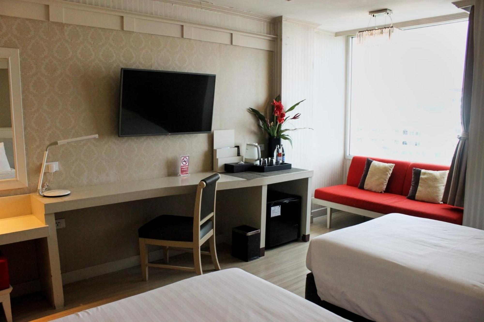 โรงแรมวีวิช V Wish Hotel Khon Kaen Exterior photo
