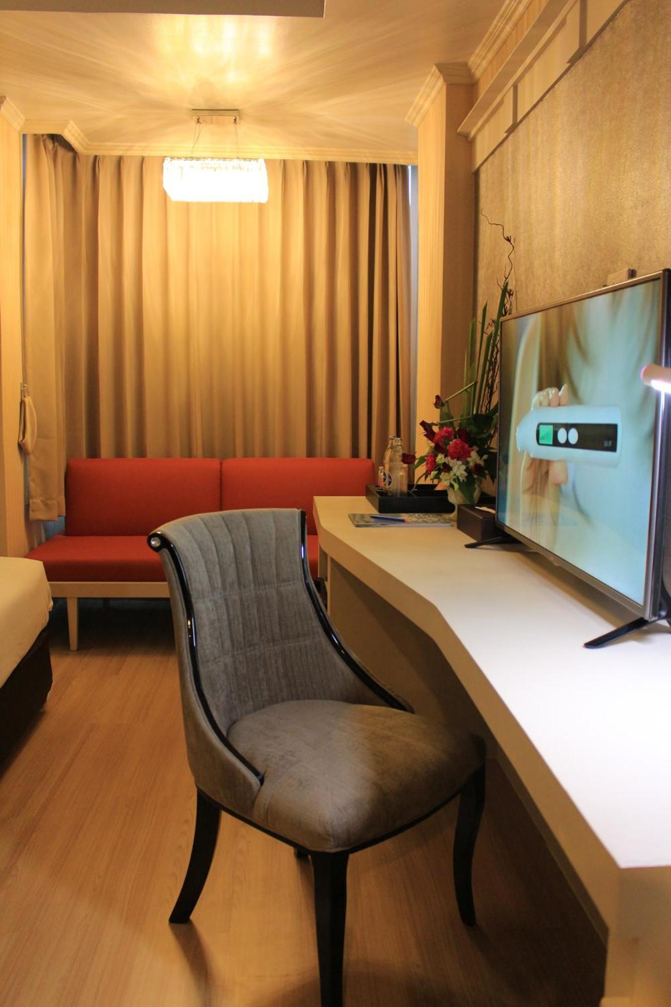 โรงแรมวีวิช V Wish Hotel Khon Kaen Exterior photo