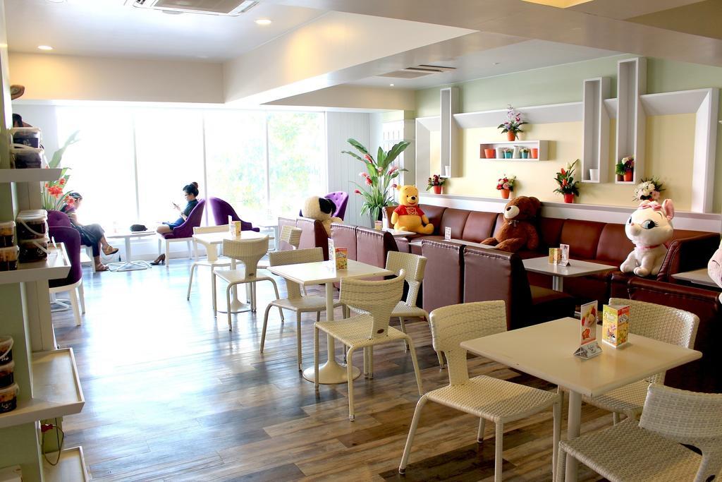โรงแรมวีวิช V Wish Hotel Khon Kaen Exterior photo