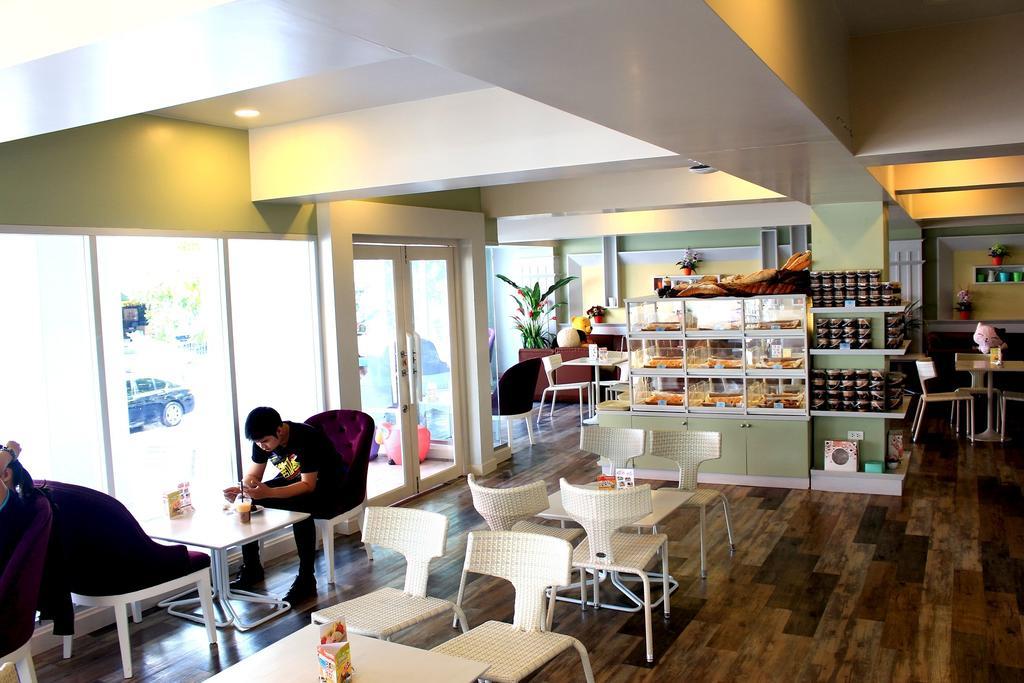 โรงแรมวีวิช V Wish Hotel Khon Kaen Exterior photo