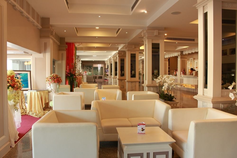 โรงแรมวีวิช V Wish Hotel Khon Kaen Exterior photo