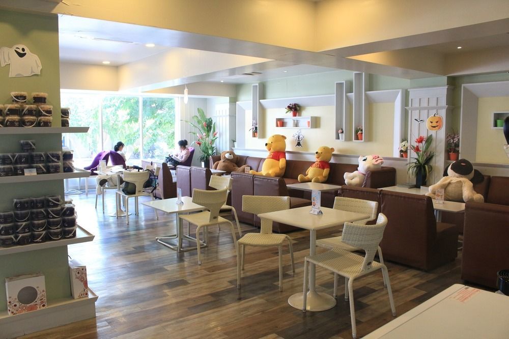 โรงแรมวีวิช V Wish Hotel Khon Kaen Exterior photo