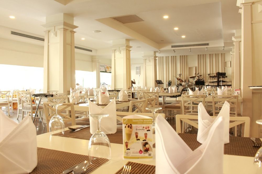 โรงแรมวีวิช V Wish Hotel Khon Kaen Exterior photo