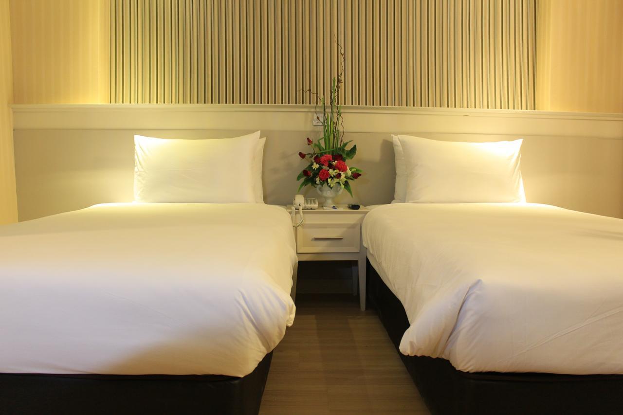 โรงแรมวีวิช V Wish Hotel Khon Kaen Exterior photo